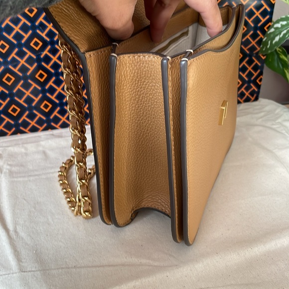 New , authentic britten medium adjustable shoulder bag - Picture 7 of 16